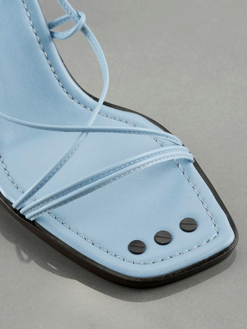 shoe detail view alt:size alt:fit1